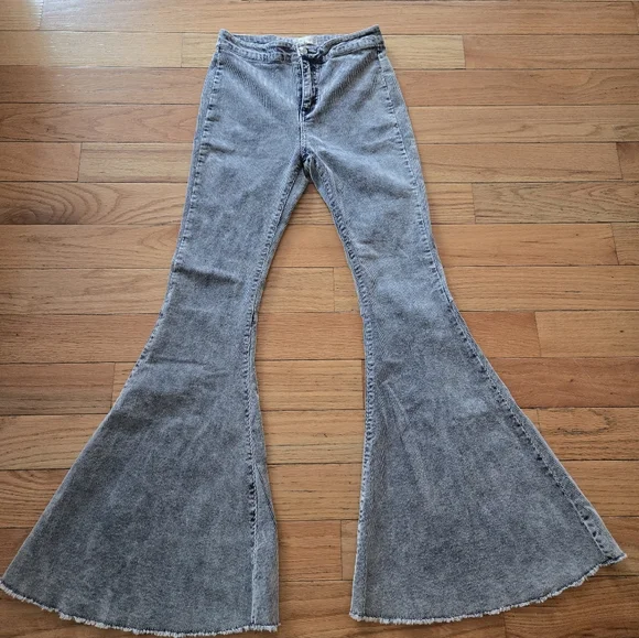 Women's Gray Flared Jeans - Picture 1 of 3